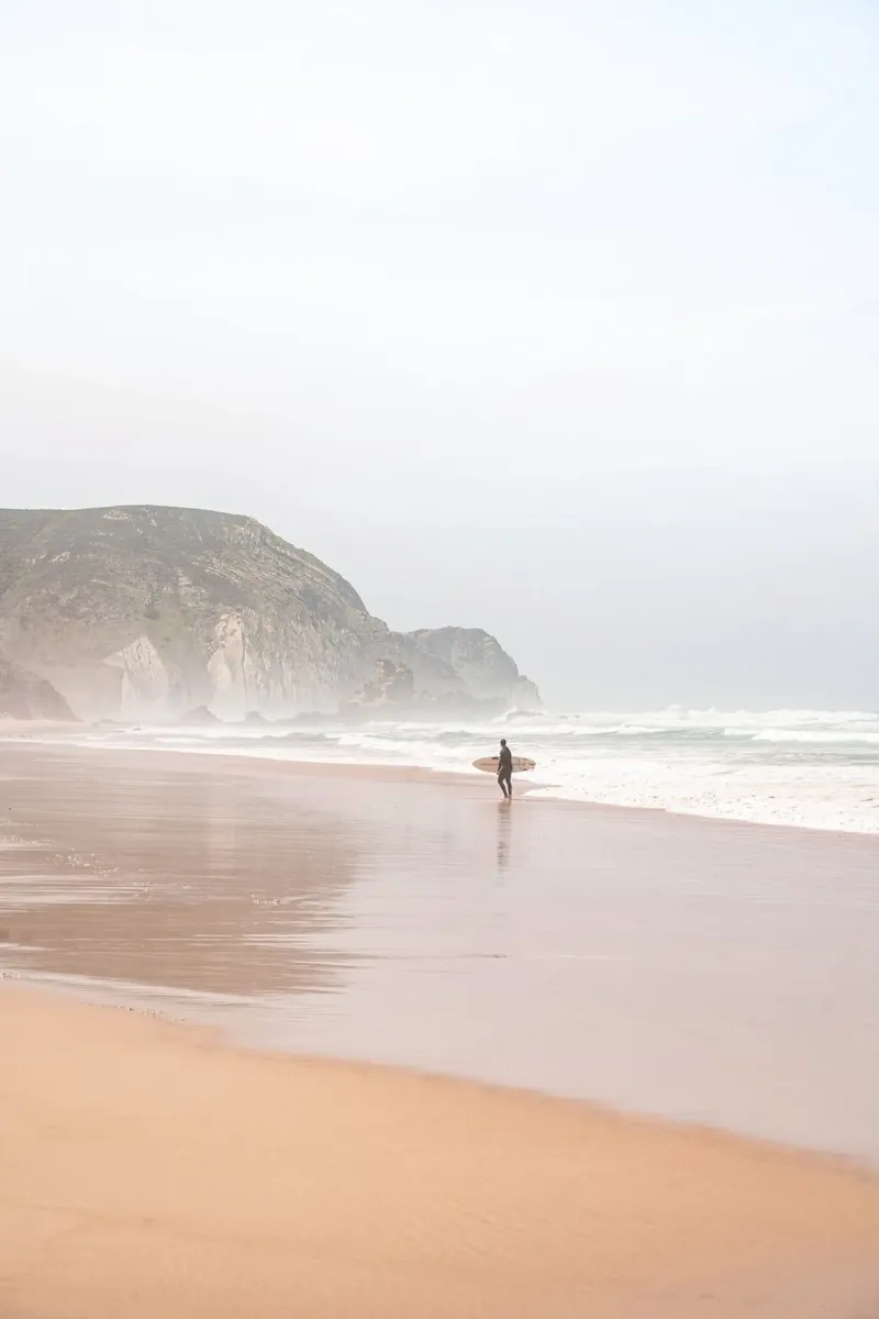 Il surfista solitario poster da Henrike Schenk Photography