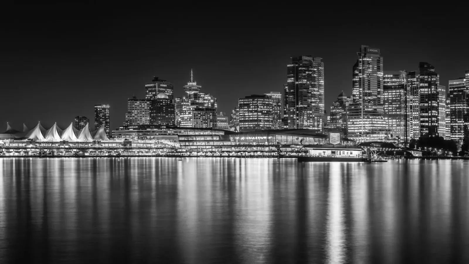 Enchanting evening panorama from Vancouver | Monochrom alu-dibond by Melanie Viola