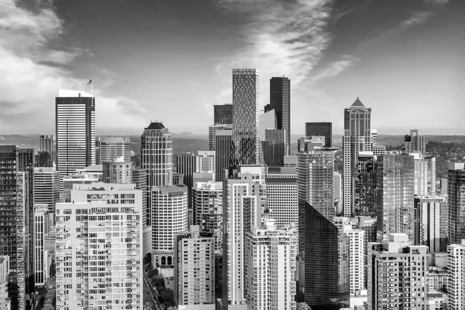 Vista sui grattacieli del centro di Seattle Monocromatico poster con telaio in alluminio da Melanie Viola