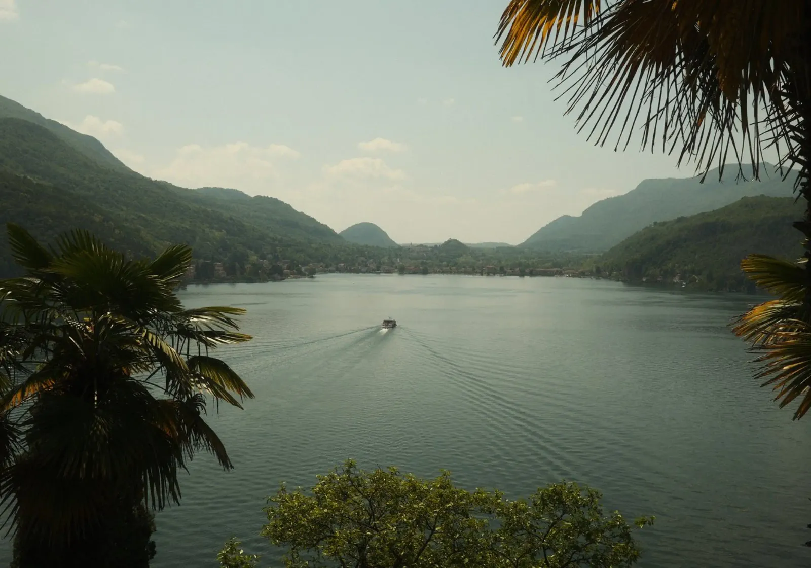 Tranquil Lake Escape pellicola backlit da FujiPrints