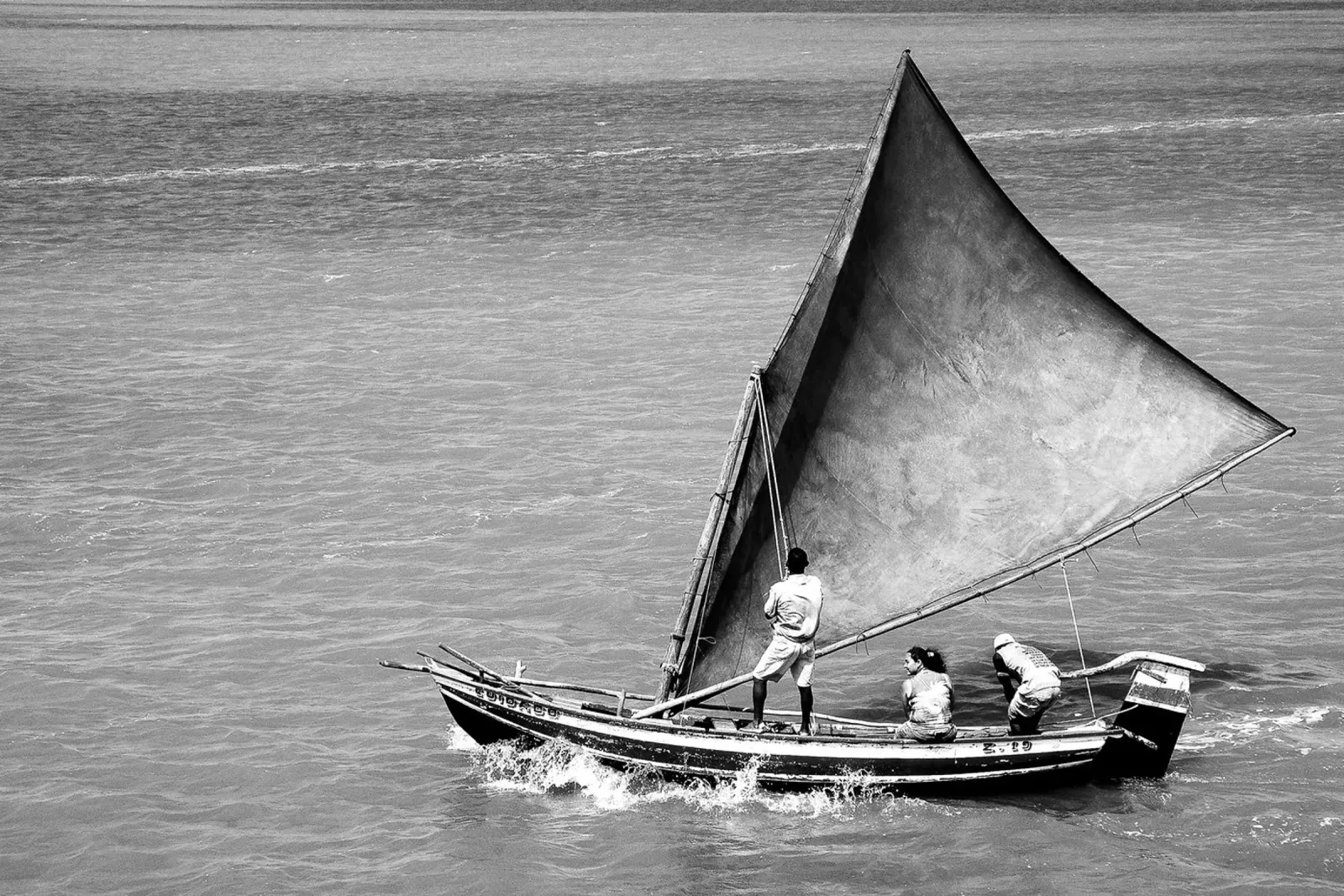 Sailboat no. 1 BW tela con Cornice a cassetta da adrianooliveiraphoto