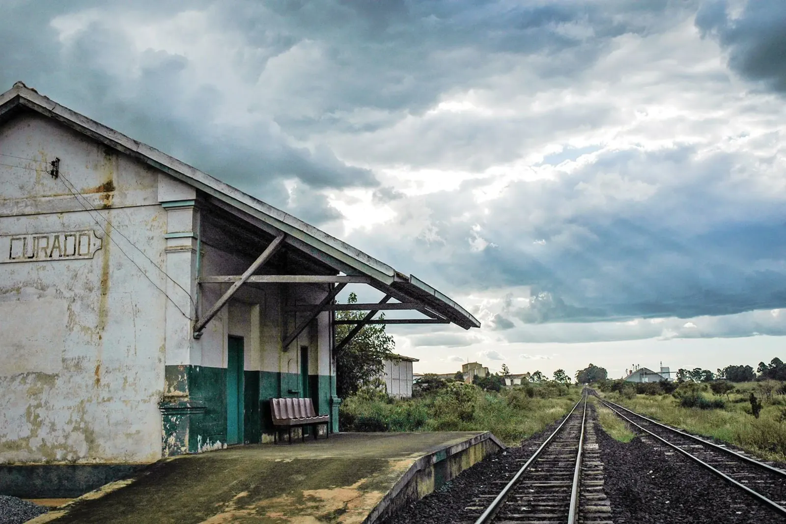 Old Train Station poster con telaio in legno da adrianooliveiraphoto
