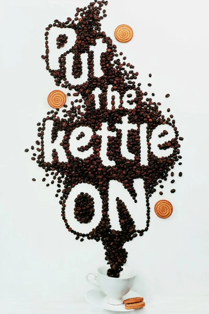 Put The Kettle On! - Dina Belenko poster con telaio in plastica da Pictufy