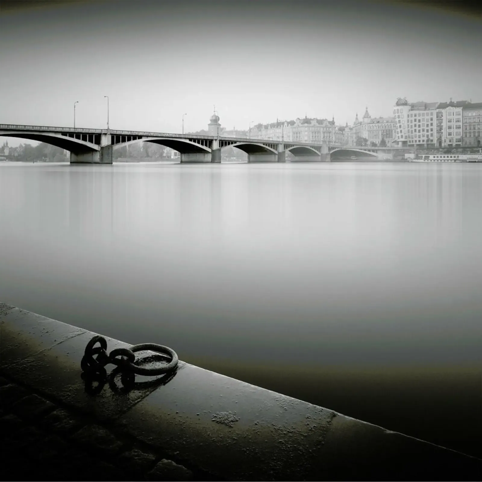 Prague Vlatva River pellicola backlit da Håggard Photography | Ronny Behnert