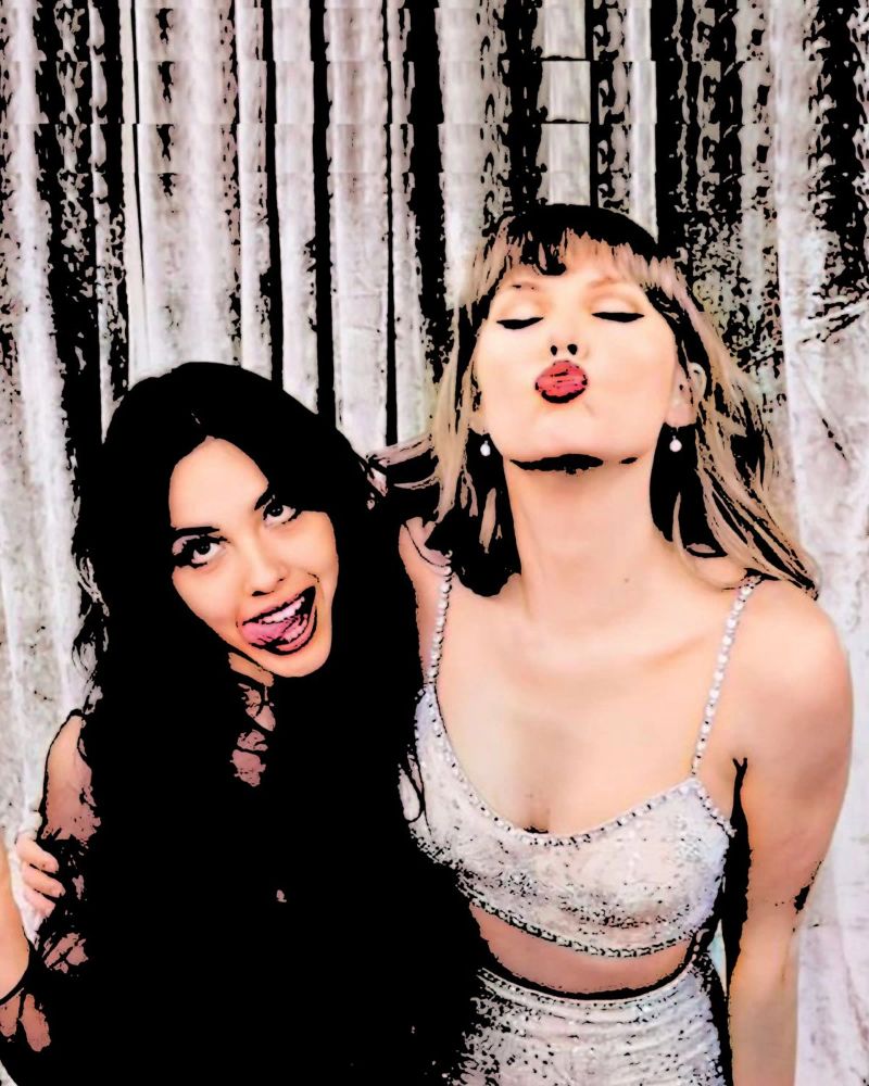 Taylor Swift e Olivia Rodriguez pop art pellicola backlit da music soul