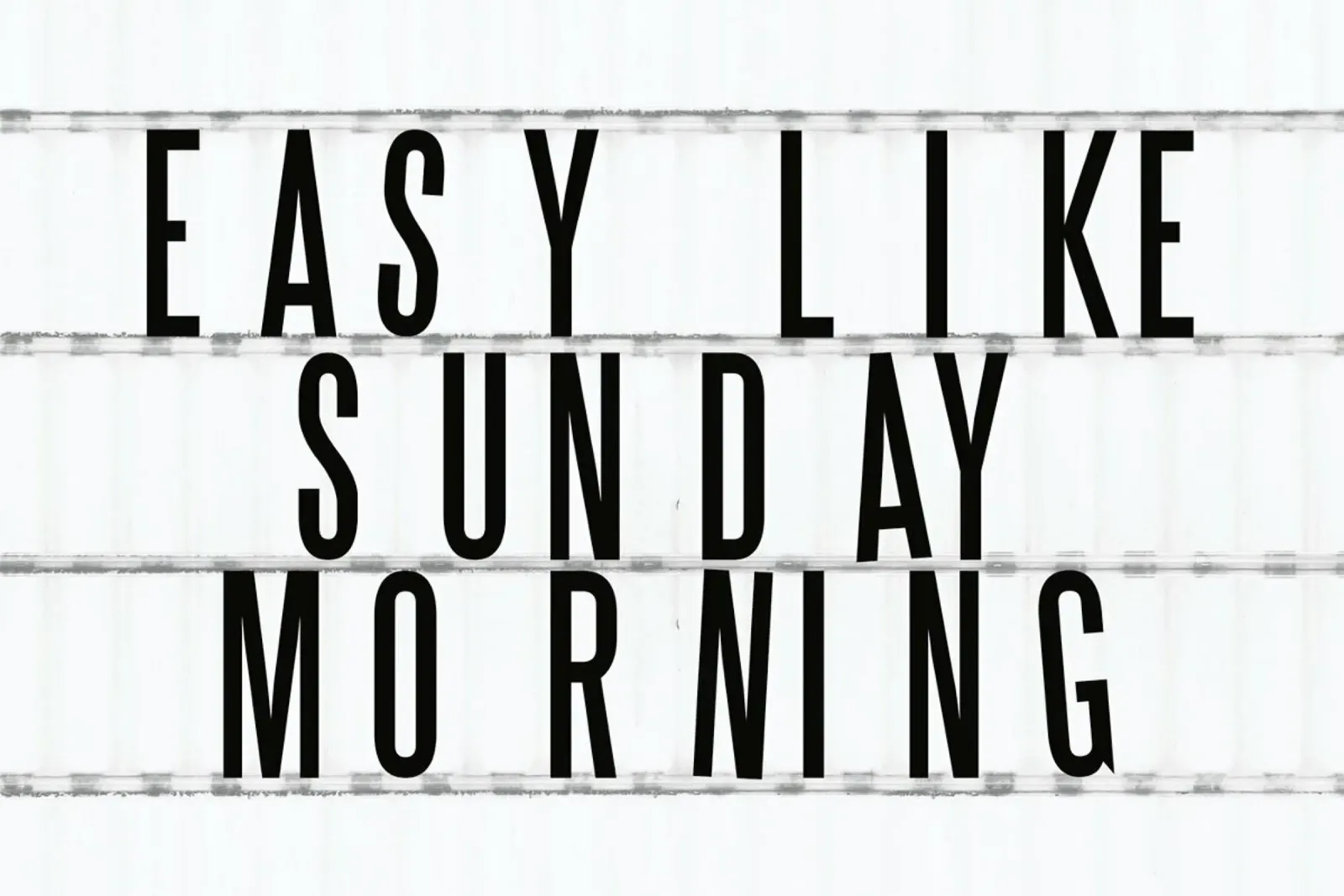 Sunday Morning poster con telaio in legno da typealive