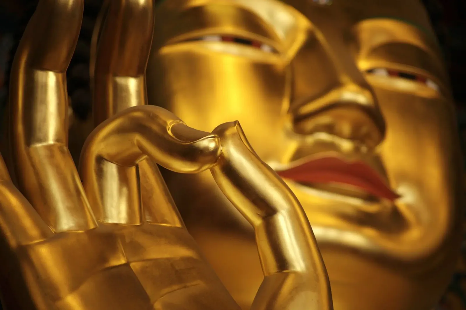 Goldener Buddha pellicola backlit da Reisefotografie - Bilder aus aller Welt