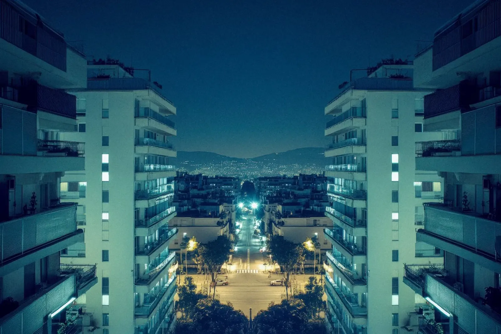 Atene moderna, un sogno urbano illuminato pellicola backlit da By Night