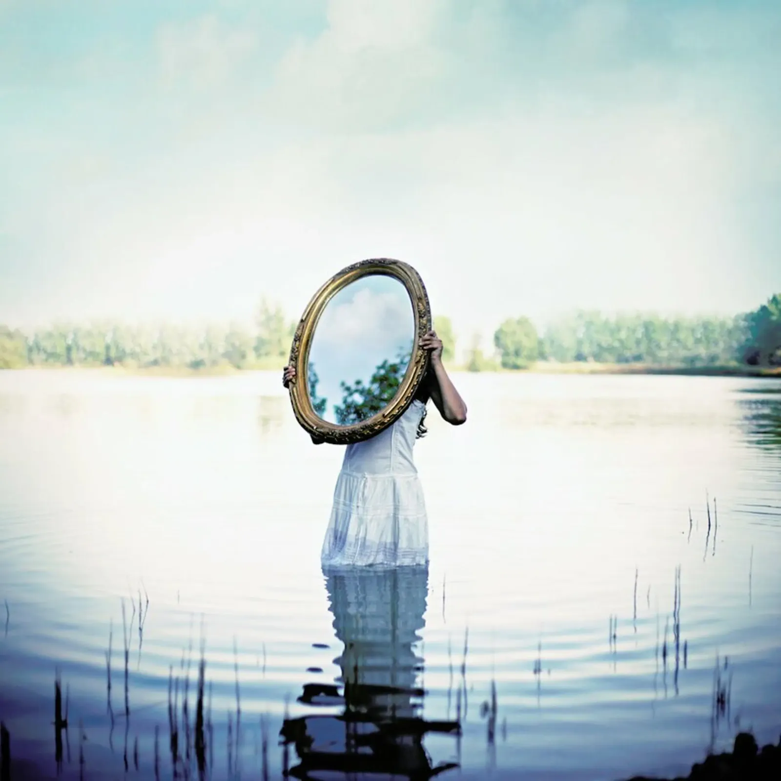 Reflections alluminio dibond da Lara Zankoul