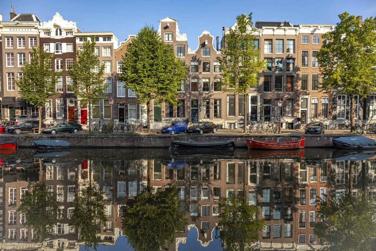 Gracht in Amsterdam pellicola backlit da Reisefotografie - Bilder aus aller Welt