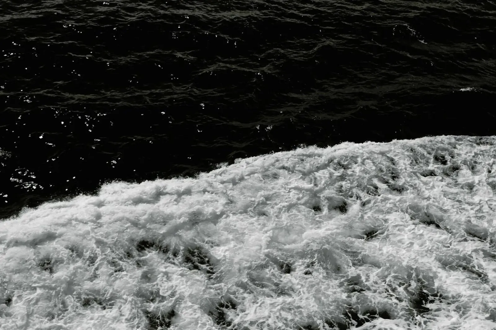 On the Ferry pellicola backlit da Nur Mut