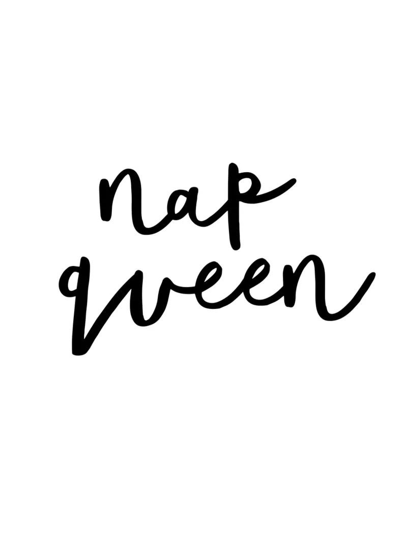 Design tipografico Nap Queen in bianco e nero monocromatico pellicola backlit da THE MOTIVATED TYPE