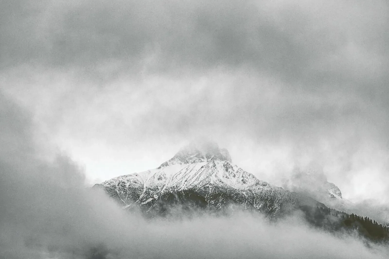 Peak in the Clouds plexiglass da Nur Mut