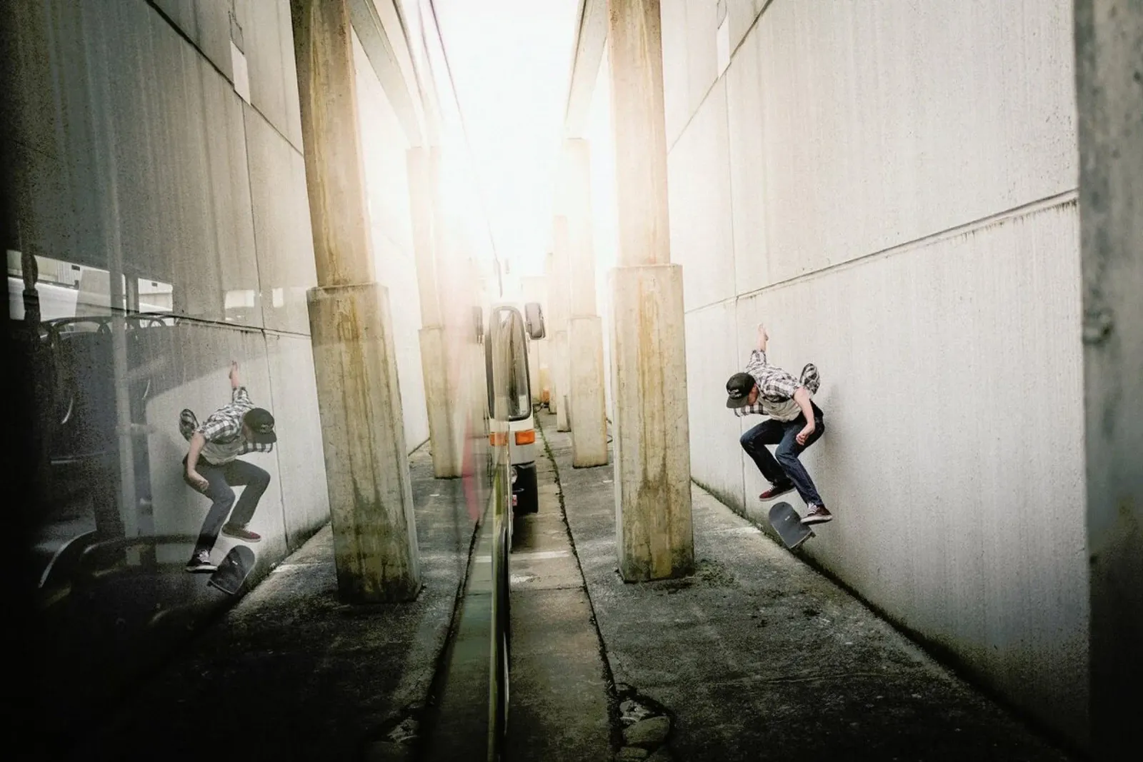 Off the Streets poster con telaio in alluminio da Philipp Reinhard
