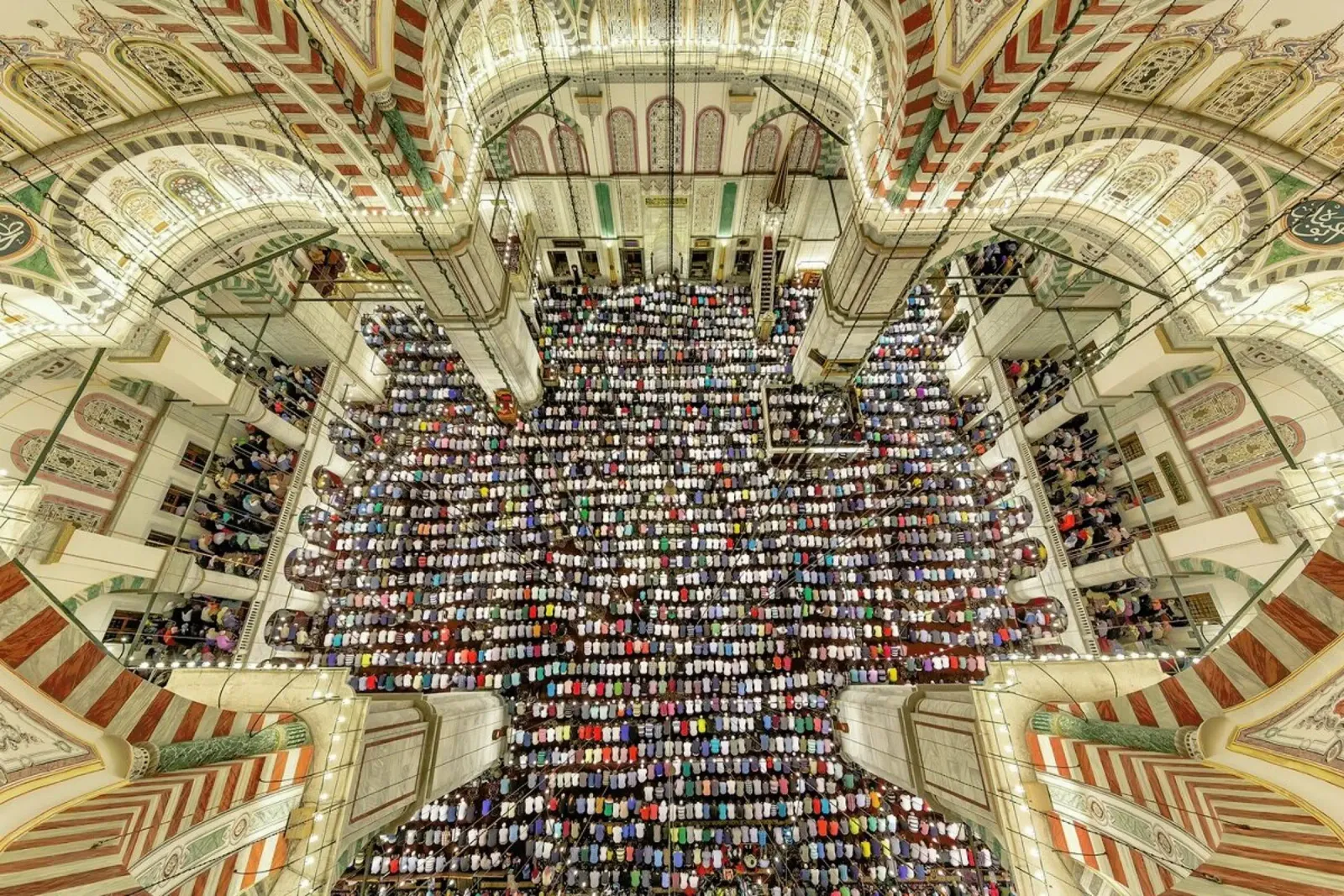 Fatih Mosque for Friday Prayers - Mehmet ÇEtin carta hahnemühle da Pictufy