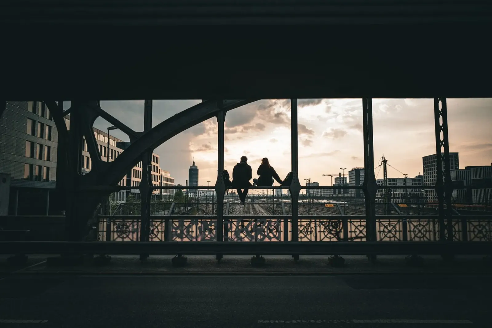 München Hackerbrücke pellicola backlit da Flo Klein
