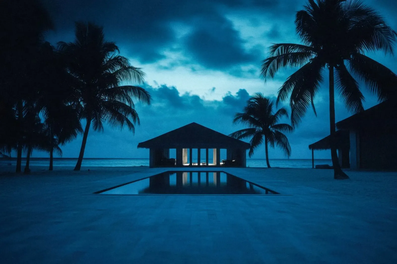 Porto notturno - Villa Maldive poster da By Night