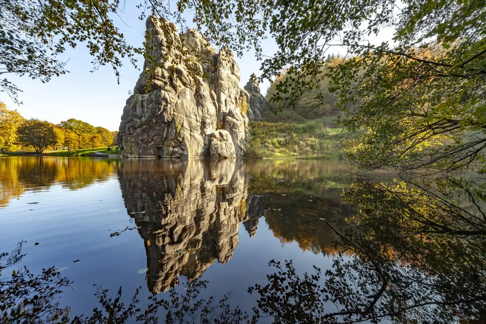 Externsteine poster con telaio in legno da Reisefotografie - Bilder aus aller Welt