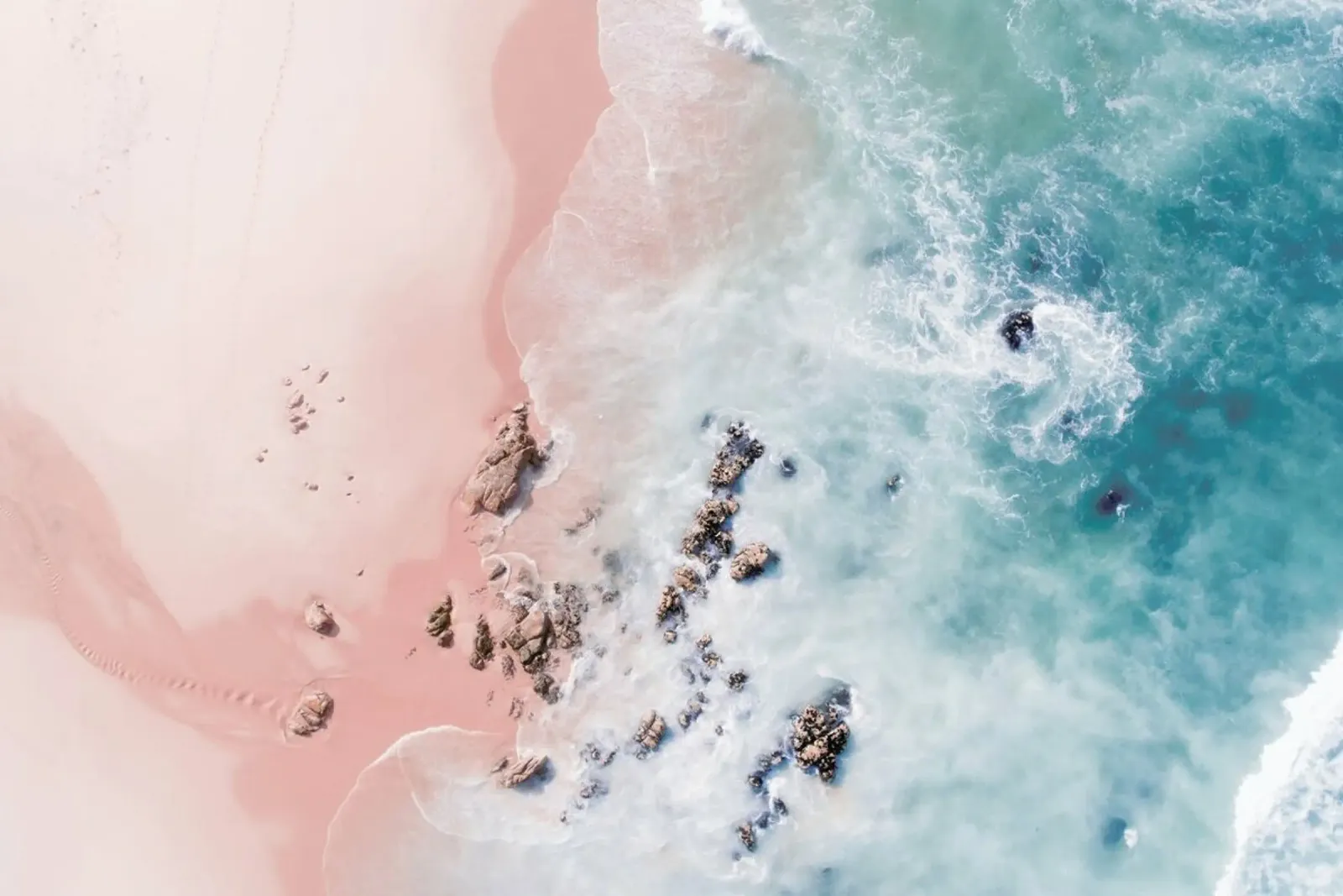 Aerial Beach Ocean - Sea Bliss Poster mit Aluminium Rahmen von Ingrid Beddoes