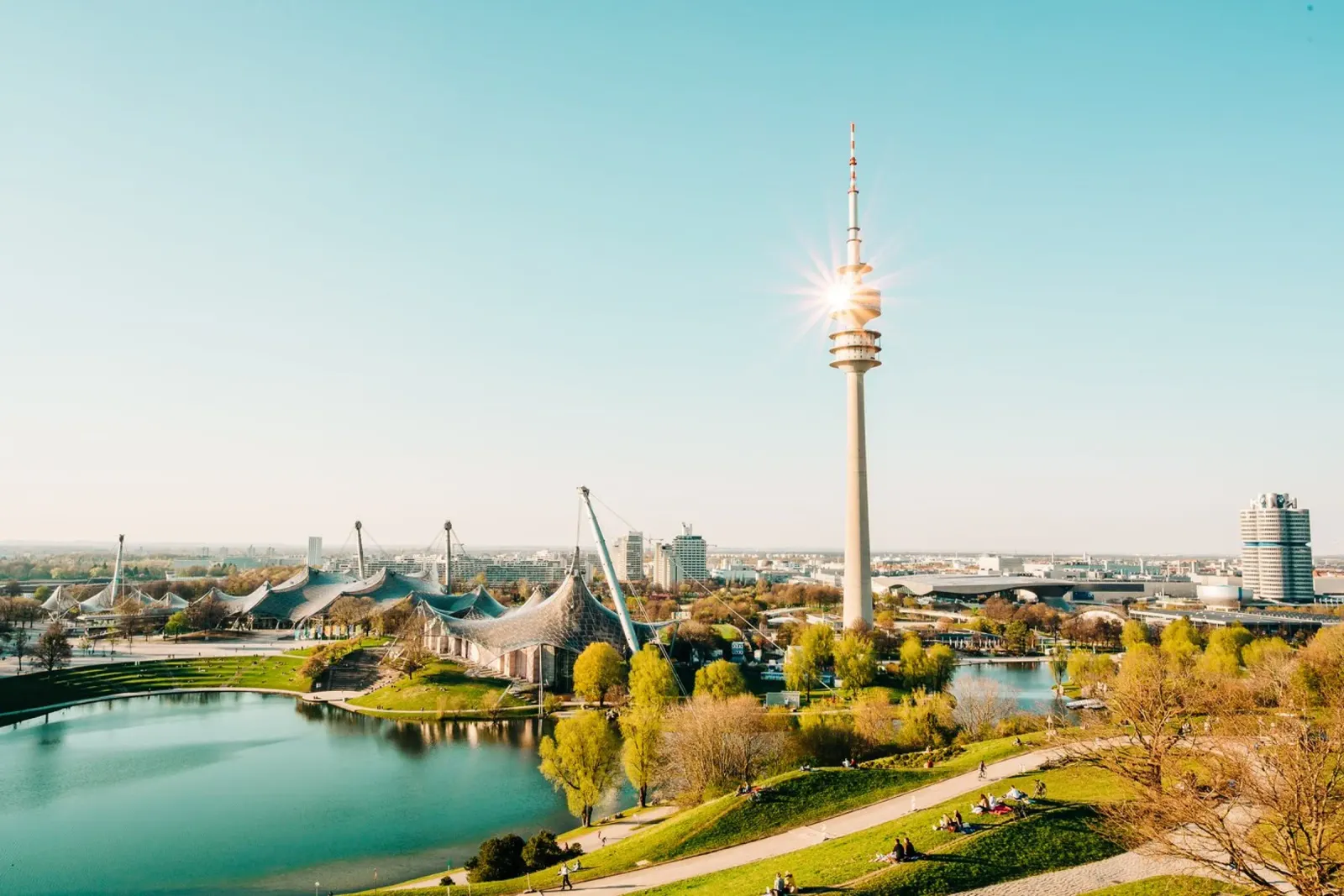 Monaco di Baviera, Olympiapark e torre della televisione - Vista dall'Olympiaberg pellicola backlit da Bold and Retro