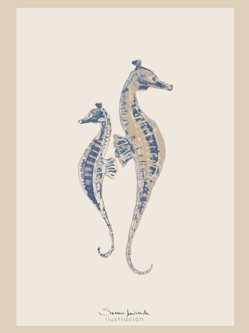 Cavalli marini blu e beige poster con telaio in plastica da Art by Susana Miranda ilustración