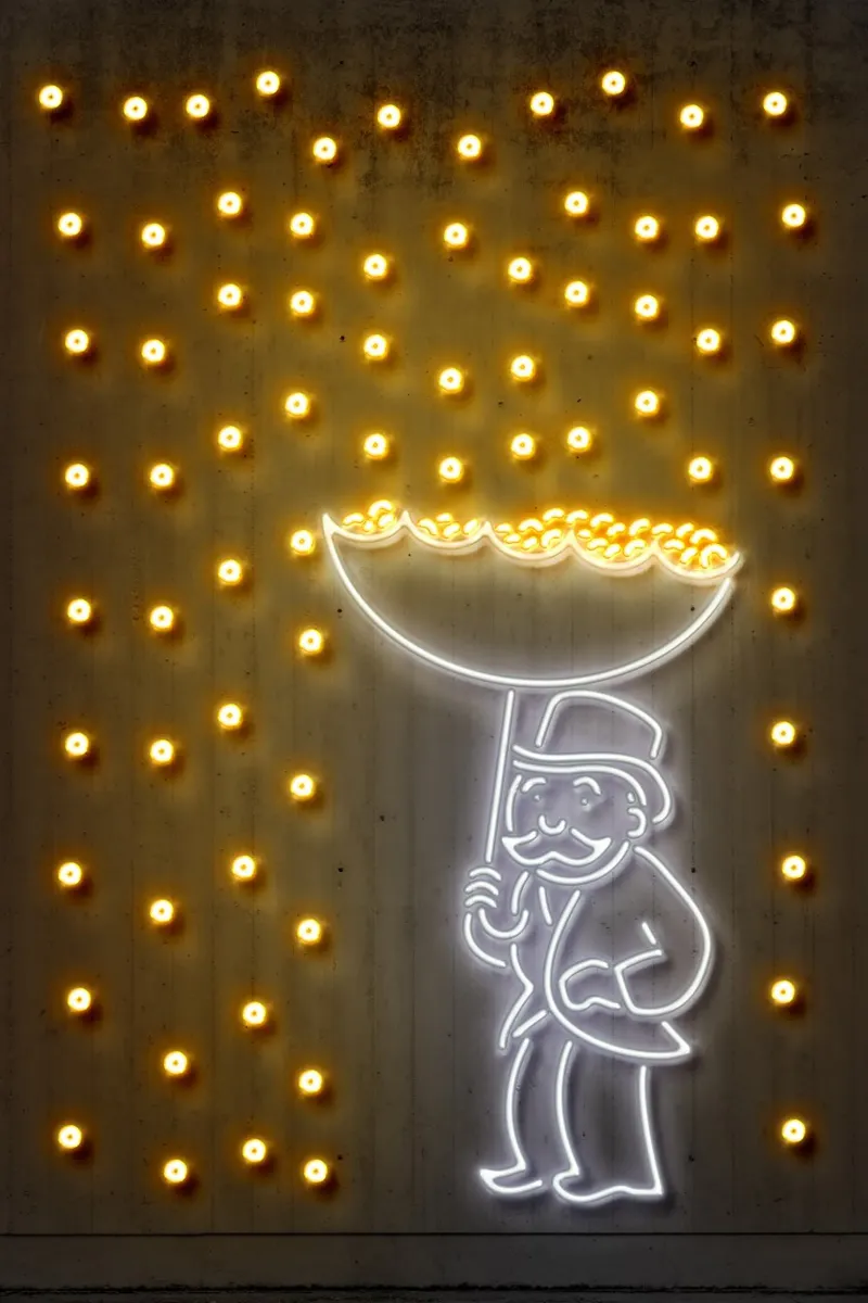 Money Rain poster con telaio in legno da Octavian