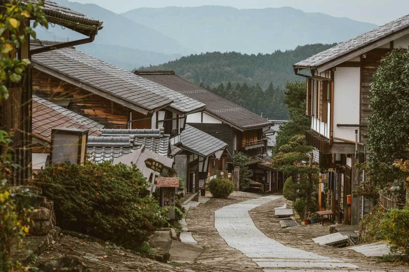 Japanisches Dorf Magome Hahnemühle von Marcel Bisig