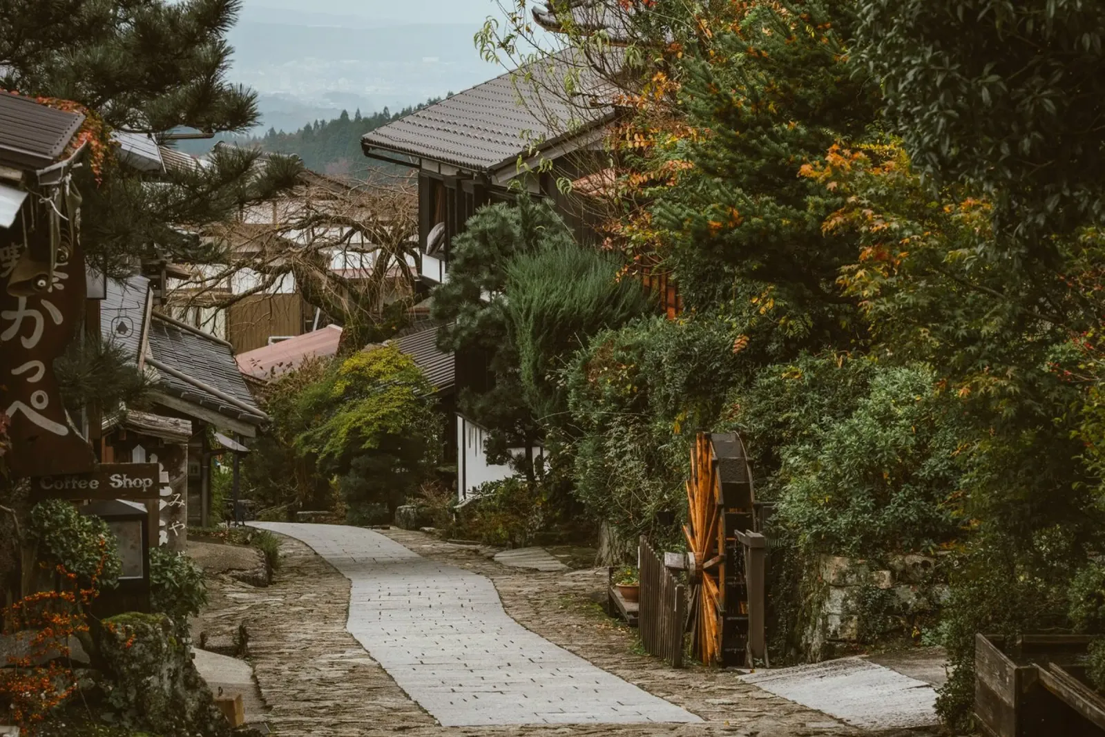 Villaggio giapponese Magome poster con telaio in plastica da Marcel Bisig