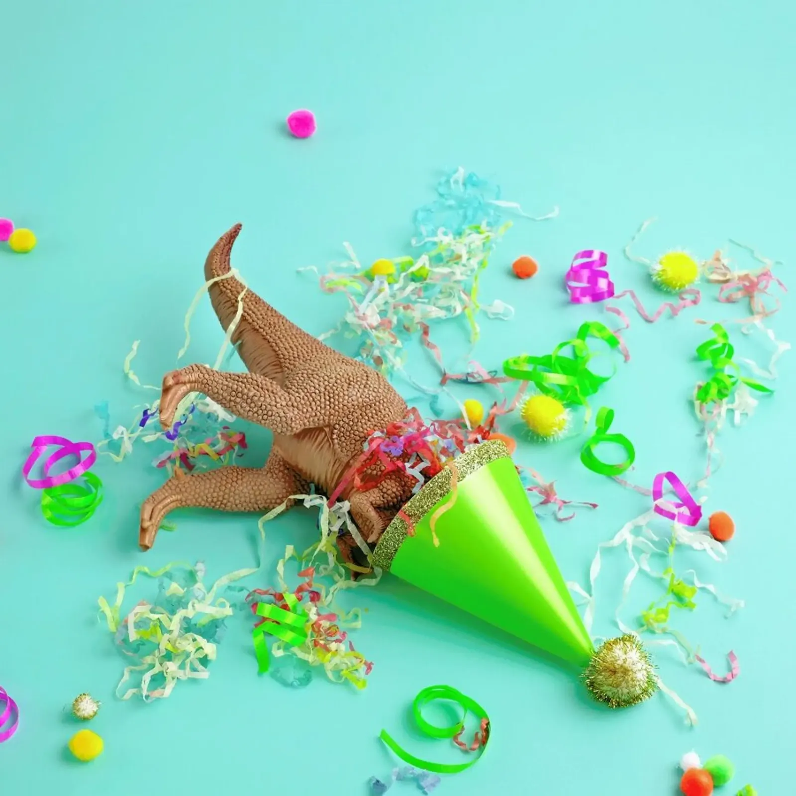Dinosaur Party poster con telaio in alluminio da Juj Winn