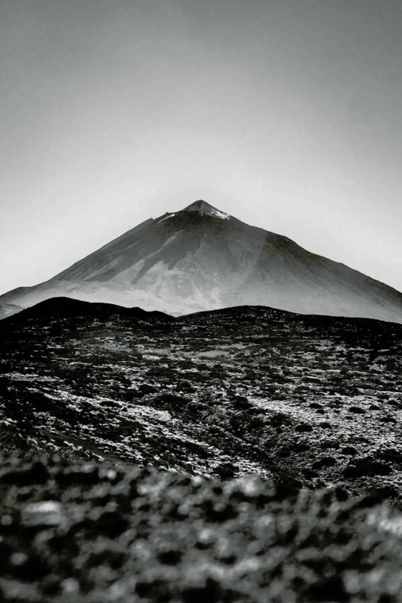 Teide pellicola backlit da Victoria Frost