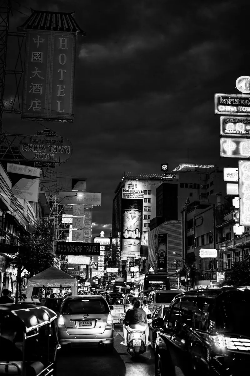 Night to bangkok poster con telaio in plastica da G.W