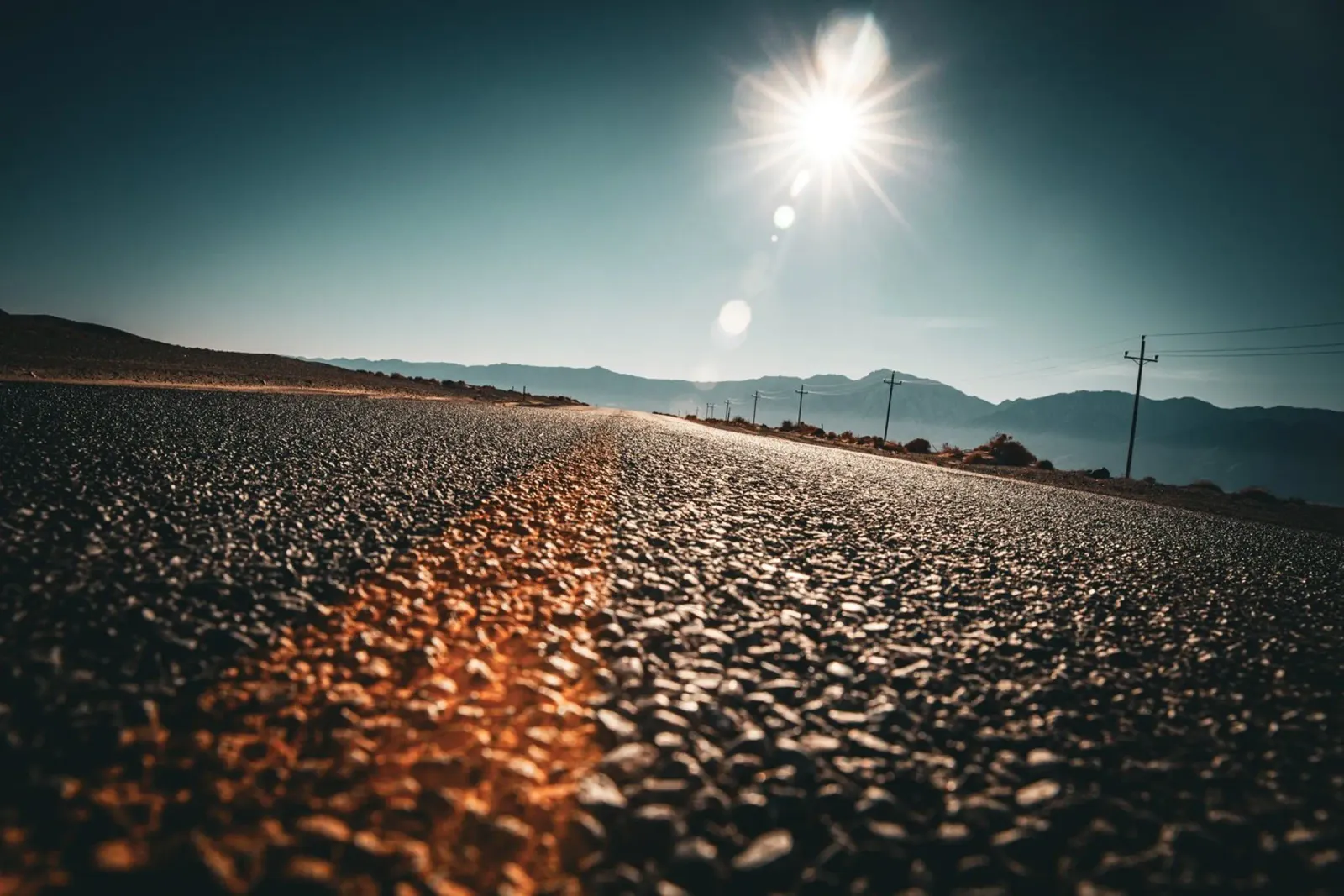 Asphalt pellicola backlit da Flo Klein