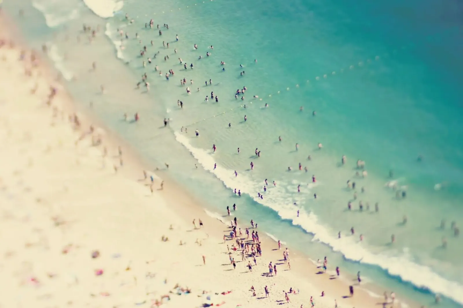Beach Summer pellicola backlit da Ingrid Beddoes