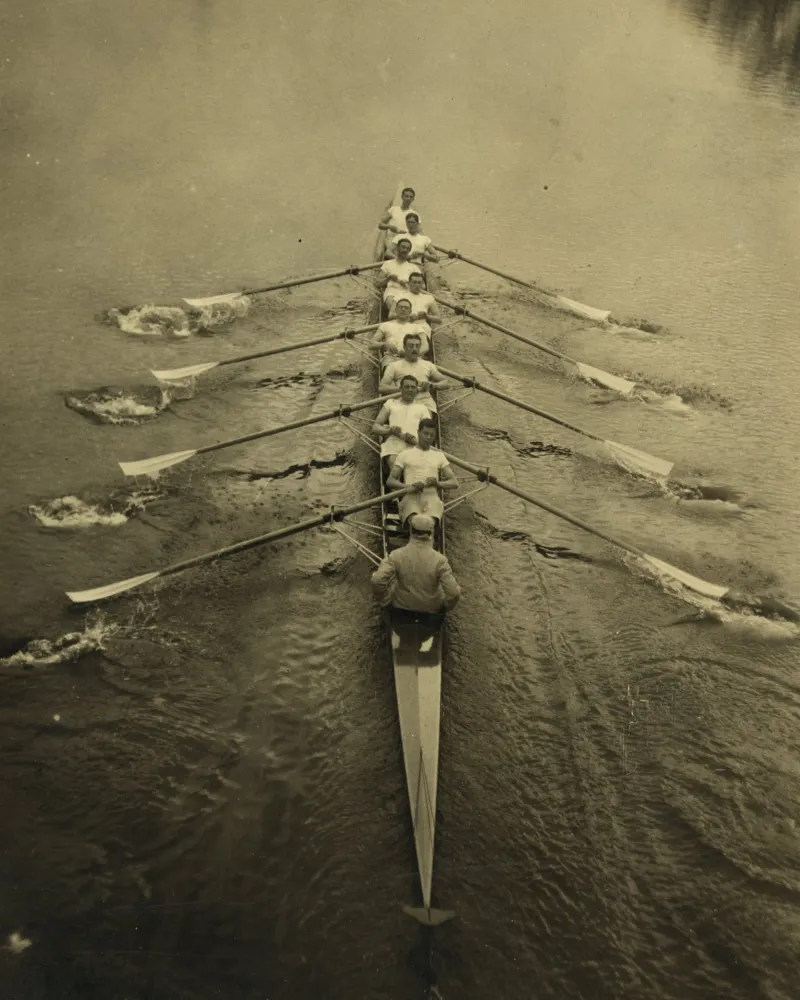 Canottaggio - Equipaggio di Cambridge, 1910 pellicola backlit da William Store