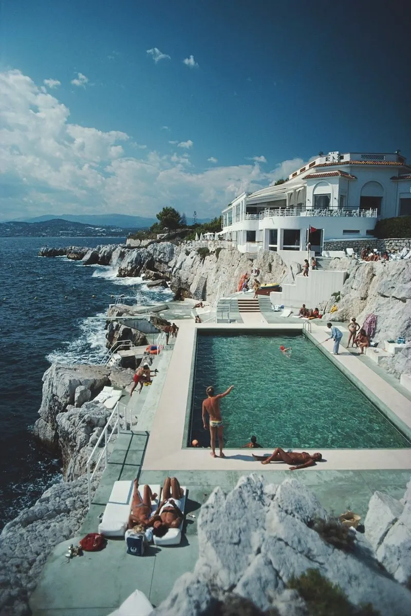 Retro Reisposter Franse Rivièra Print, Slim Aarons Poster canvas van TheTravelClub