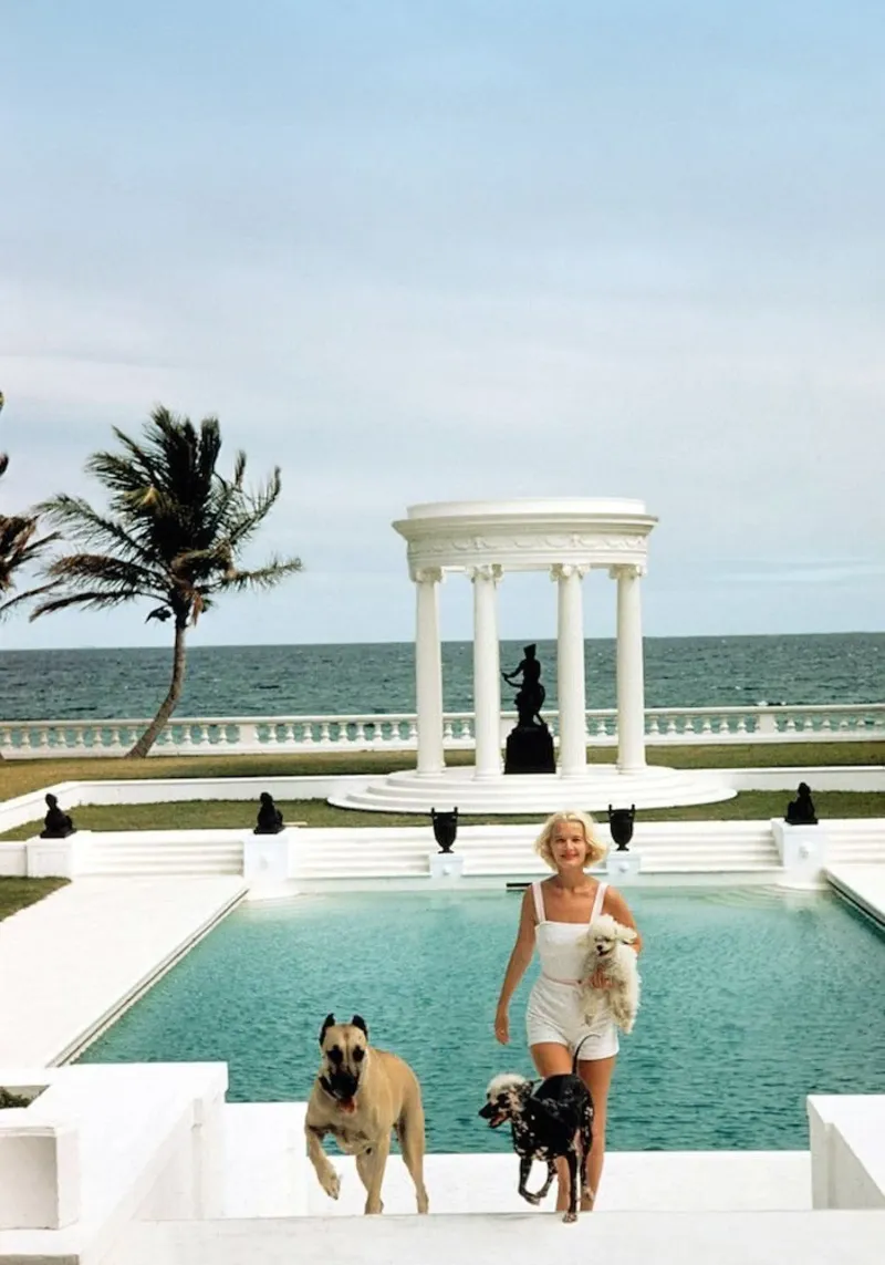 Slim Aarons Poster d'epoca, poster retrò, stampa di viaggio poster con telaio in plastica da TheTravelClub