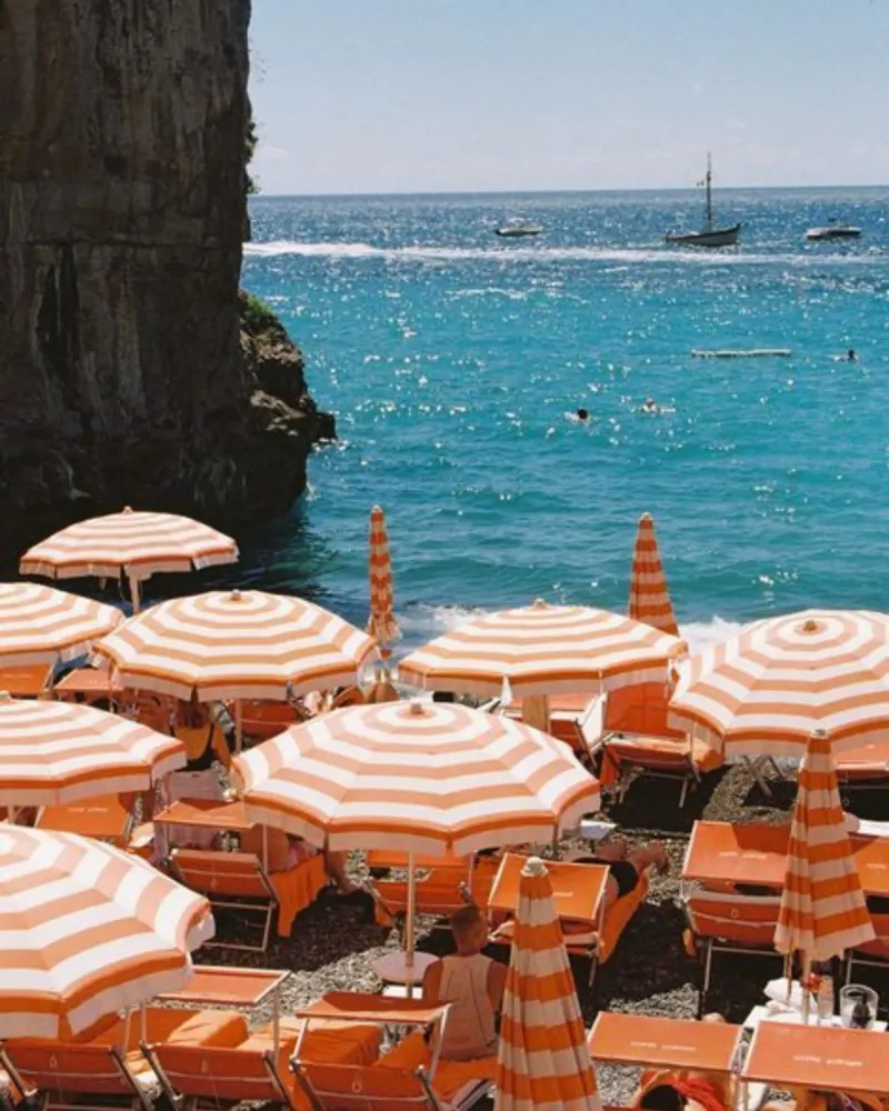Italian Beach Poster, Italy Print, Italian Umbrella Poster tela con Cornice a cassetta da TheTravelClub