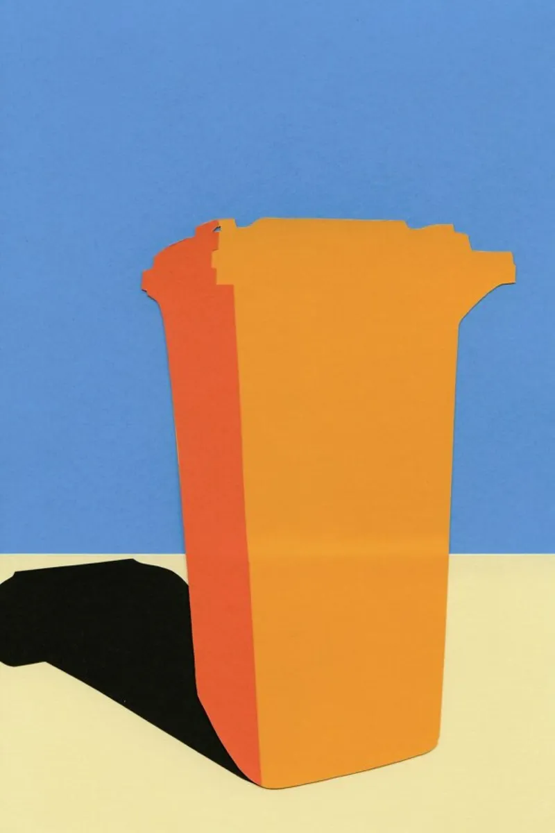 Orange Garbage Bin plexiglass da Rosi Feist