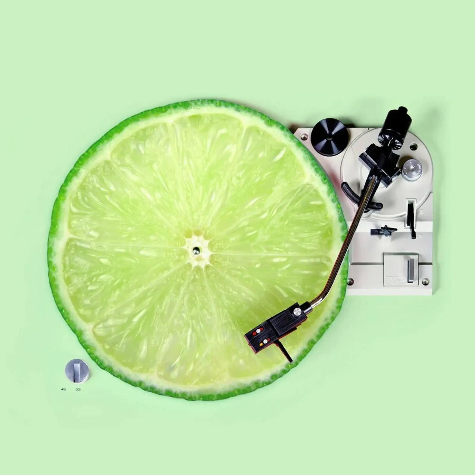 Lemon DJ poster con telaio in plastica da Paul Fuentes Design