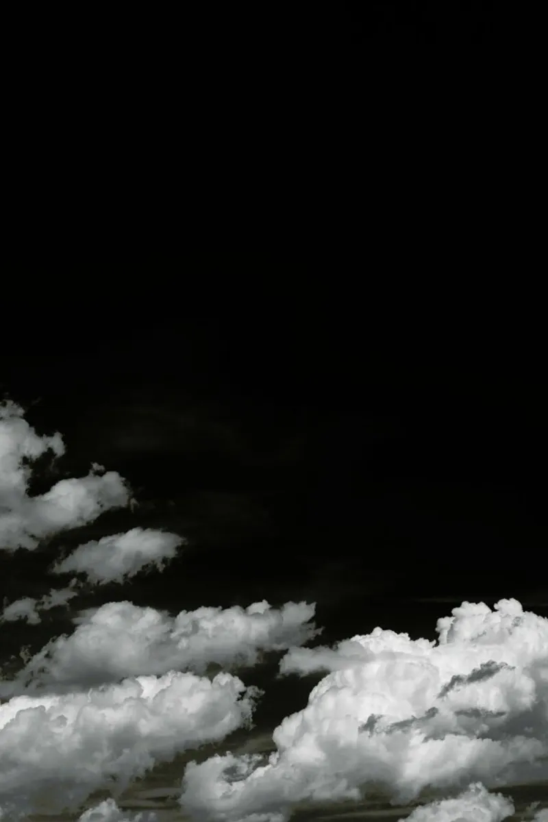 Black Sky pellicola backlit da Nur Mut