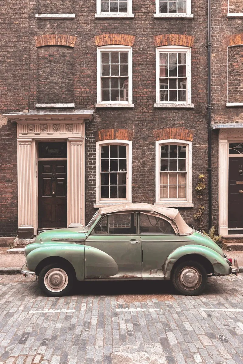 Londra, Inghilterra I Auto d'epoca retrò pannello forex da Julie Travel Photography