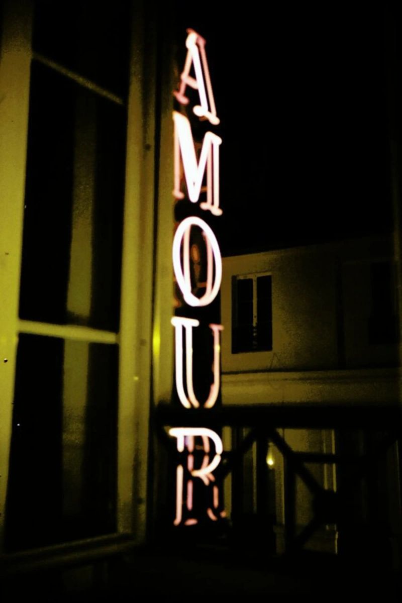 Amour poster by NET Talents GmbH