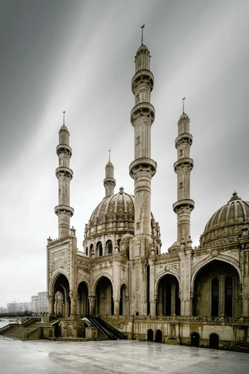 Baku - Heydər Məscidi - Study 2 pellicola backlit da Håggard Photography | Ronny Behnert