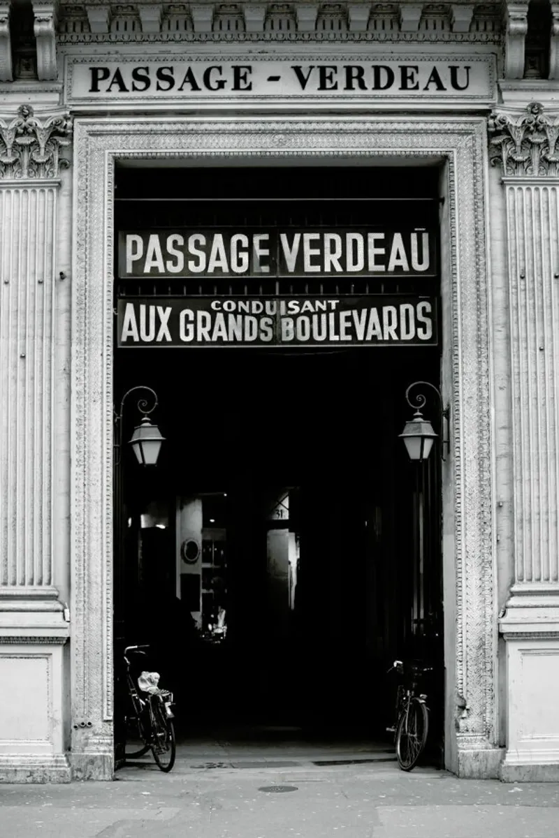 Passage Verdeau pellicola backlit da Magdalena Martin Photography