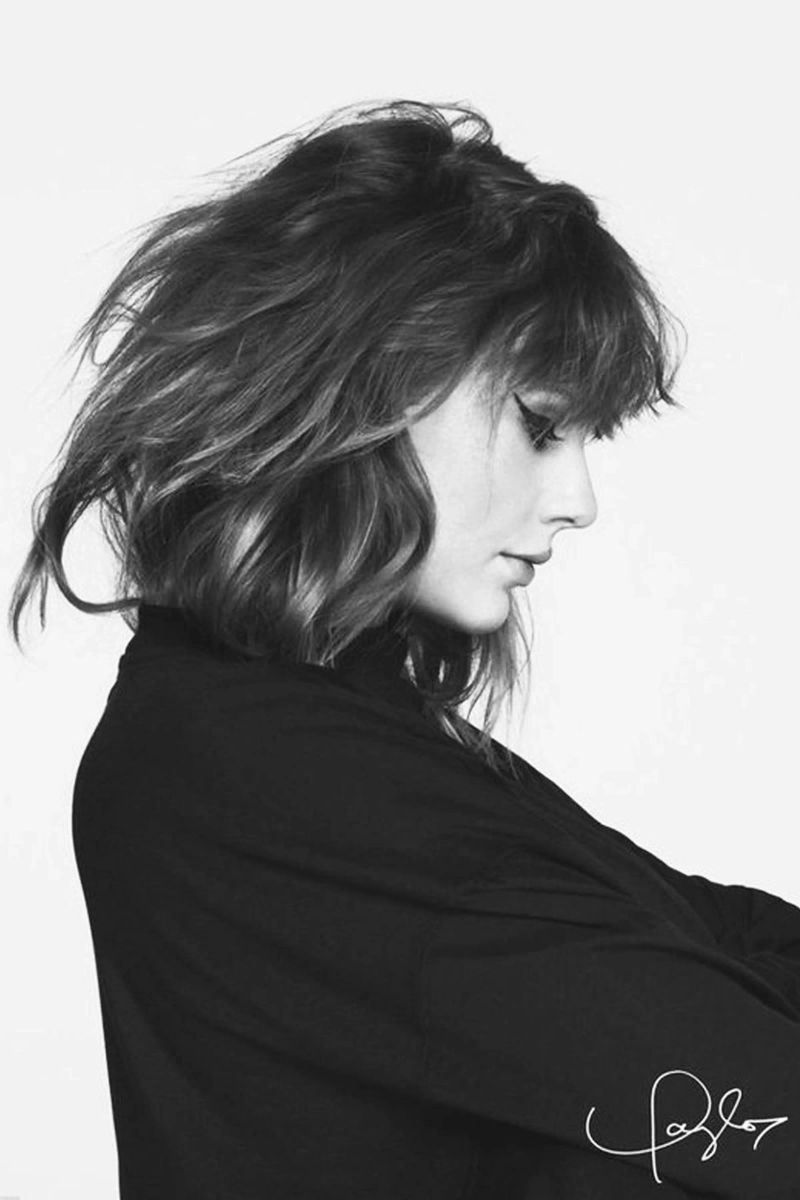 Taylor swift with signature pellicola backlit da avissta