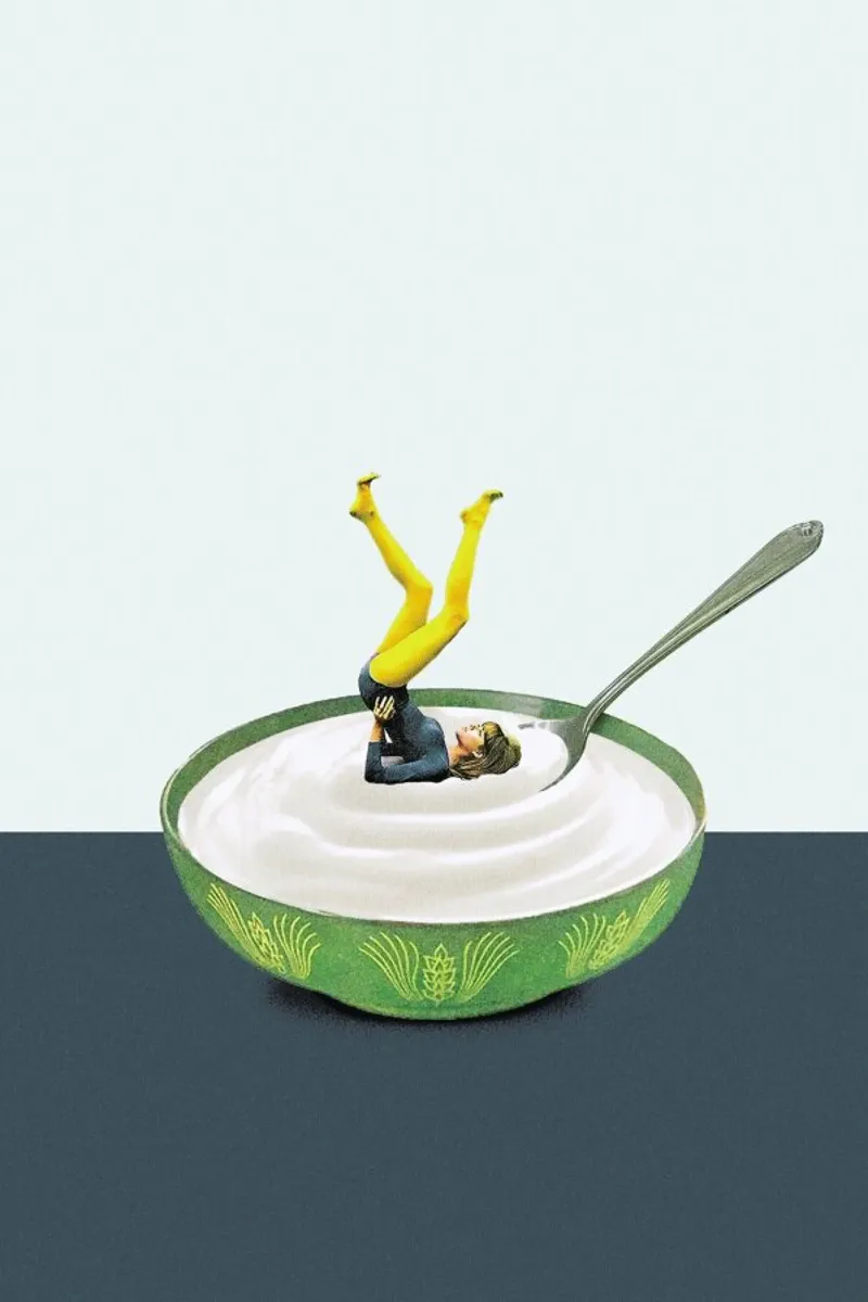 Yoga in My Yogurt poster con telaio in plastica da Maarten Léon