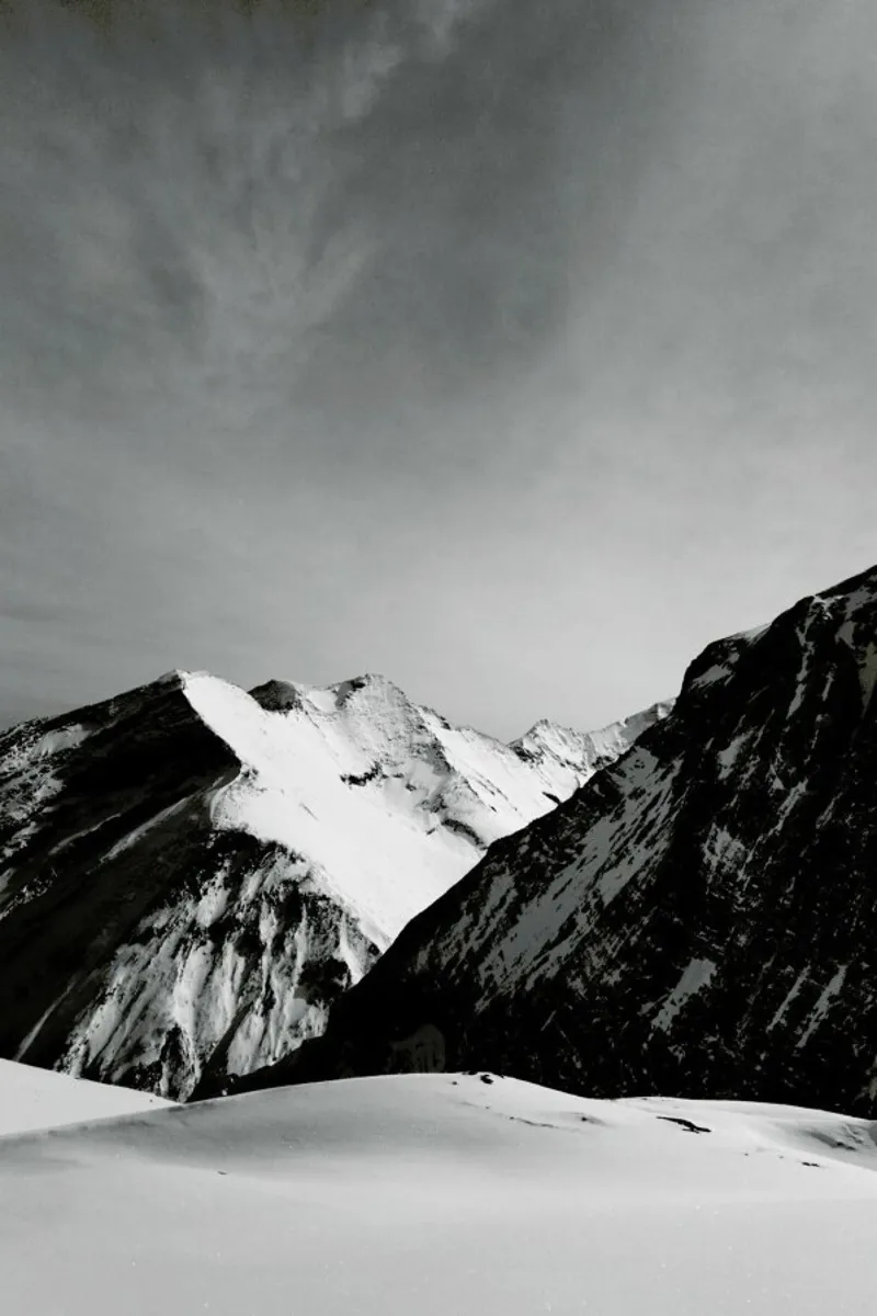 Mountains IV pellicola backlit da Sebastian Hilgetag