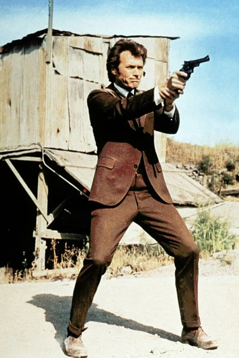 Clint Eastwood in 'Dirty Harry' pellicola backlit da Gallery Print and Art Limited