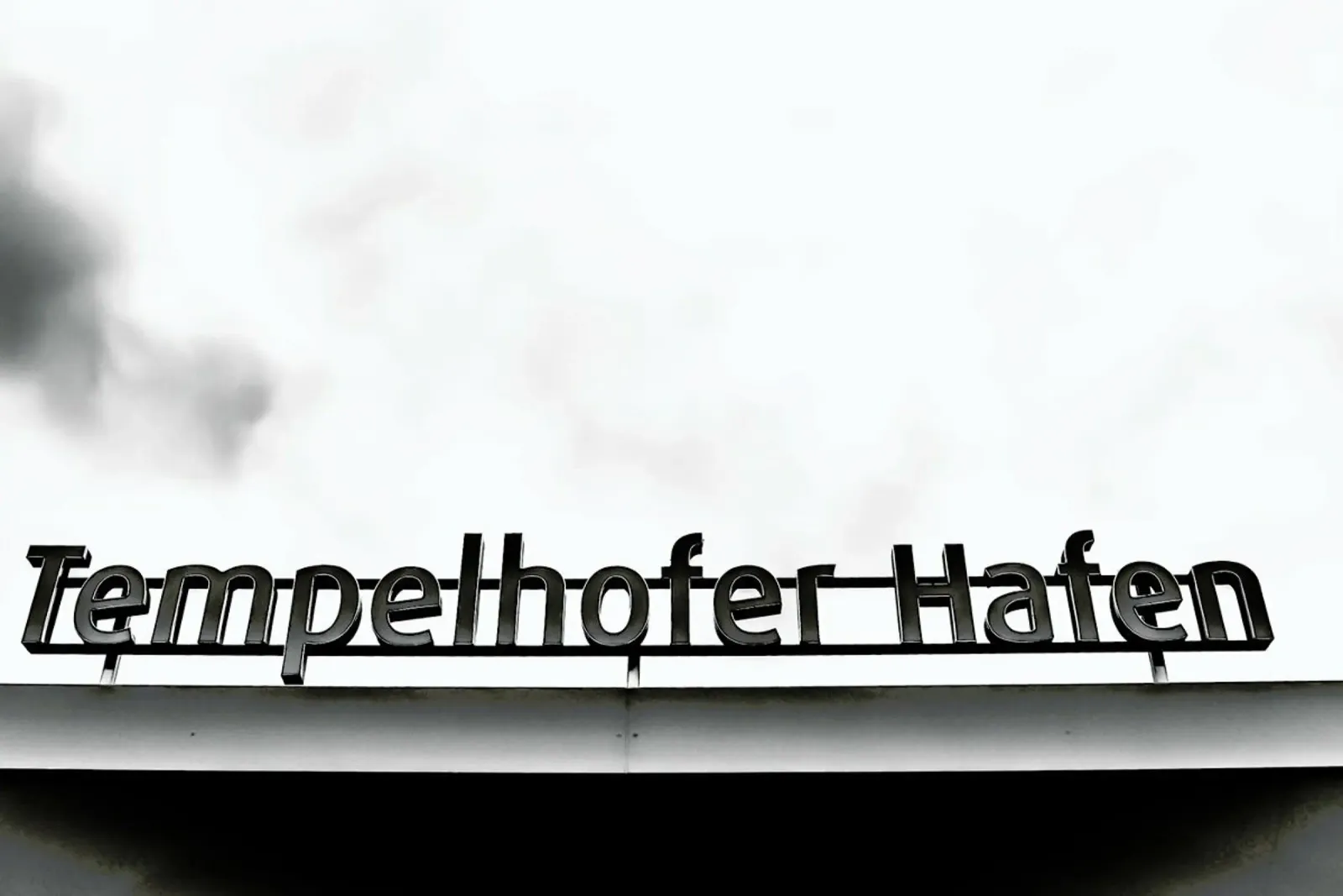 Heiko's Tempelhofer Hafen poster con telaio in alluminio da Babett Schultze