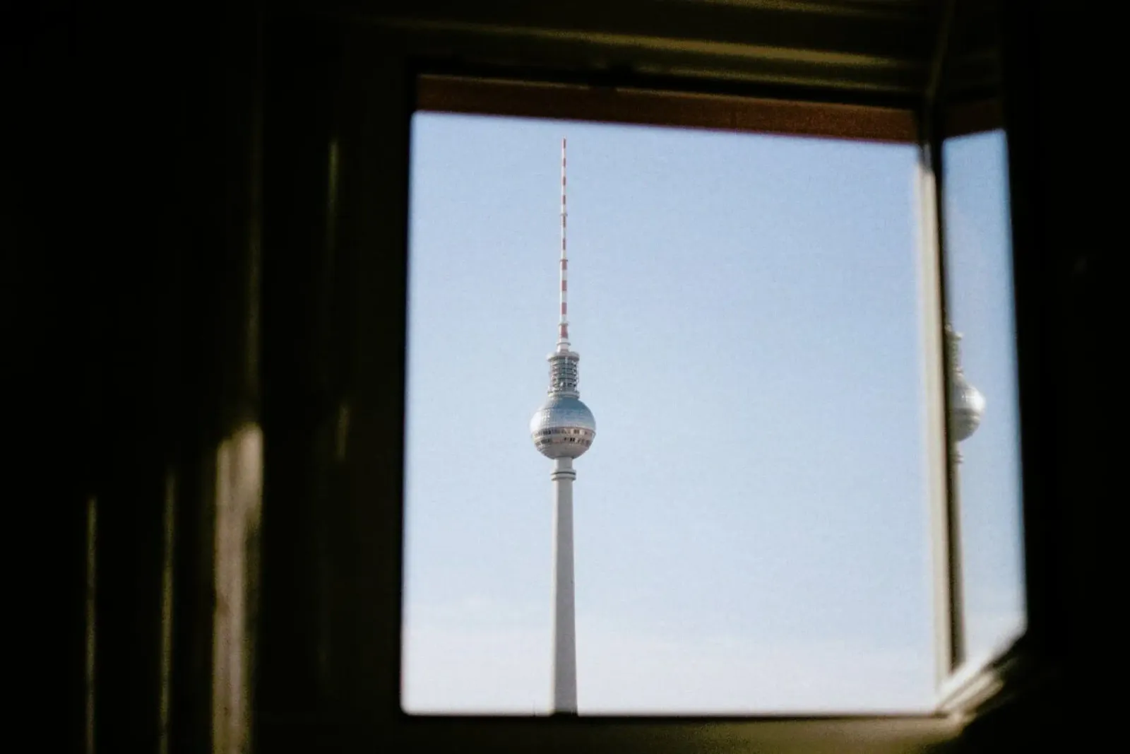Living in Berlin pellicola backlit da Alexandra Hellweg